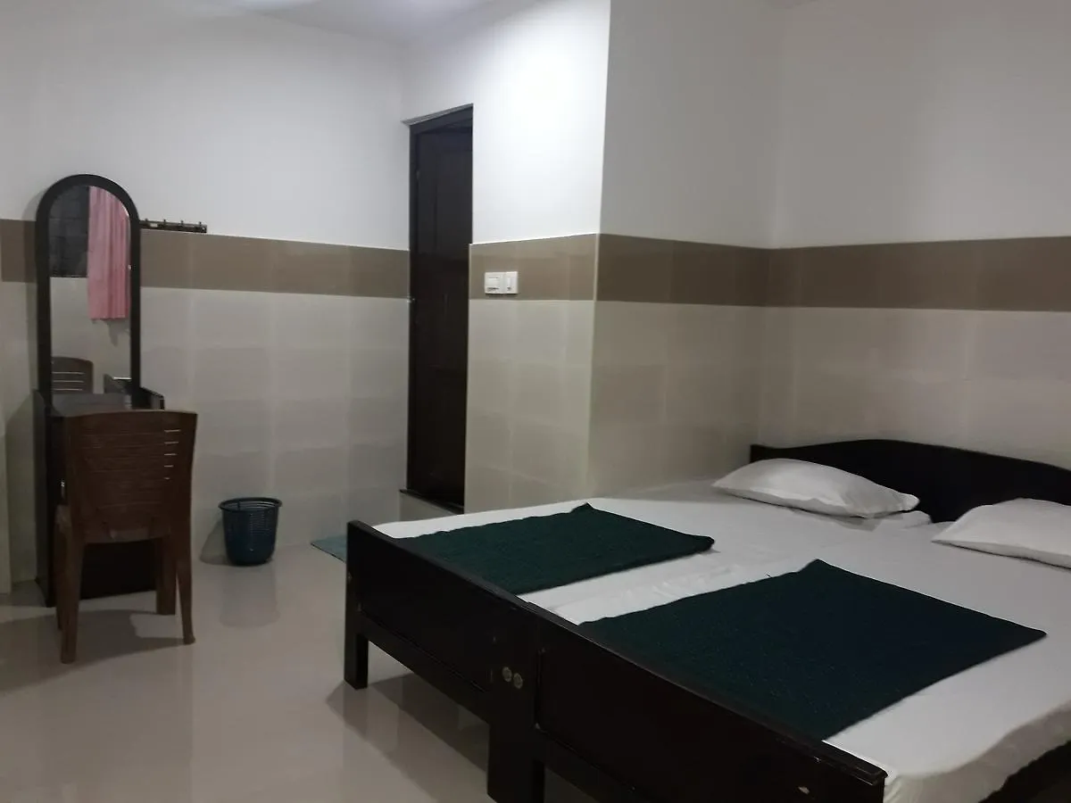 Tree House Bed & Breakfast Kochi 0*,